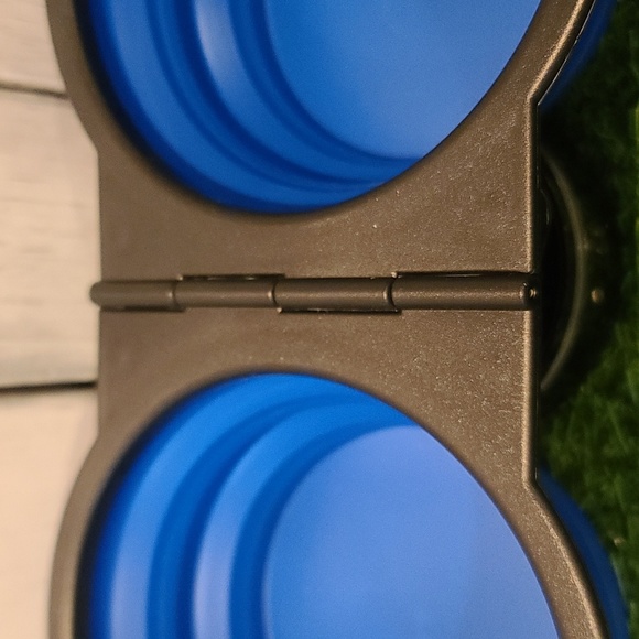 PET BOWL dual sided collapsing small pet travel bowl, asst colors *HP*HP* - Picture 6 of 13